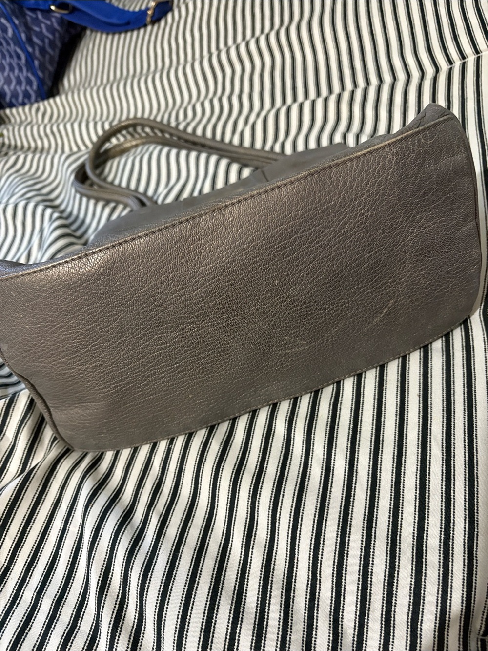 Metallic Leather vintage Celine shoulder bag - Picture 2 of 16